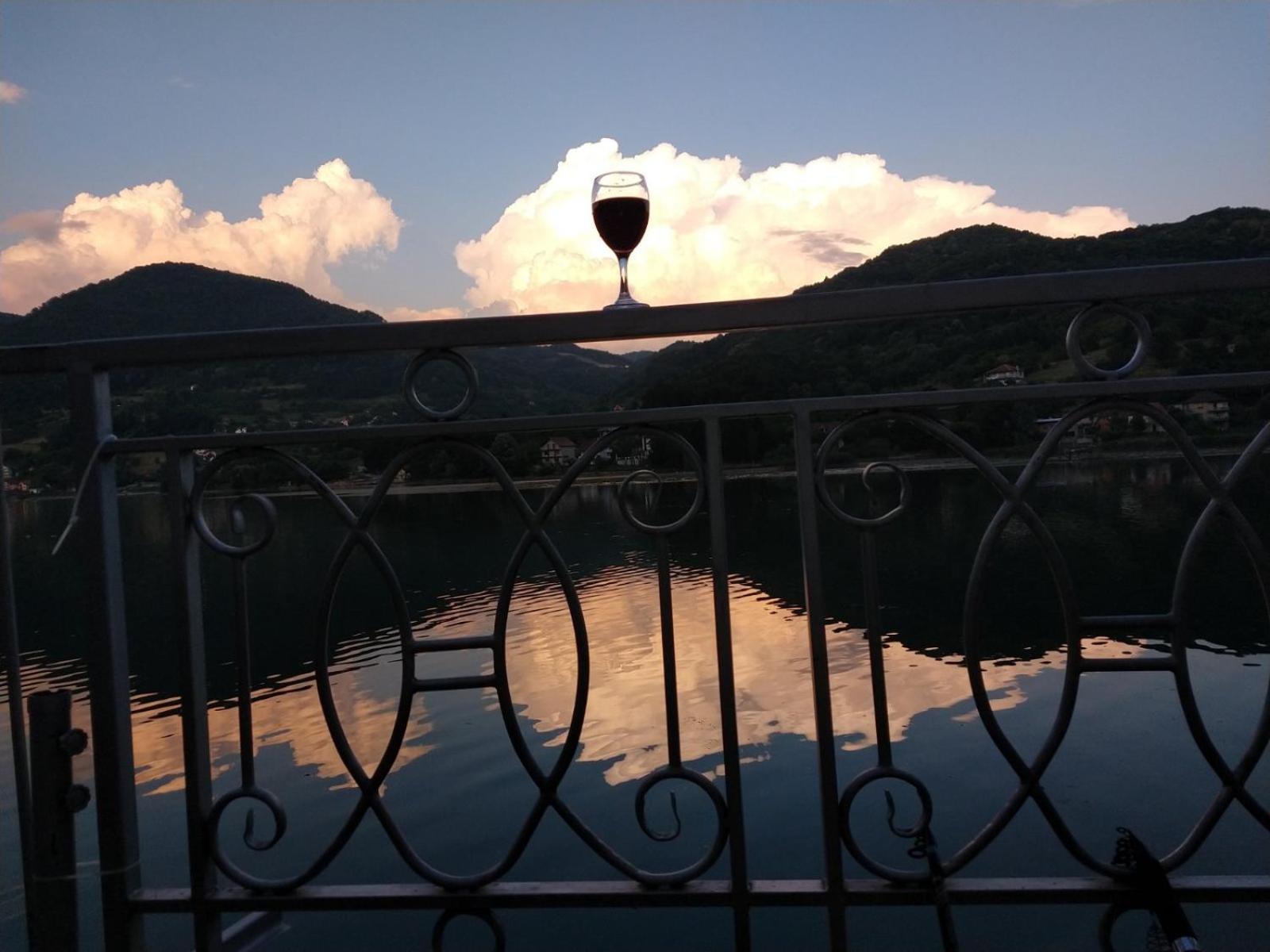 Vila Oaza - Zvornicko Jezero Zvornik Exteriér fotografie